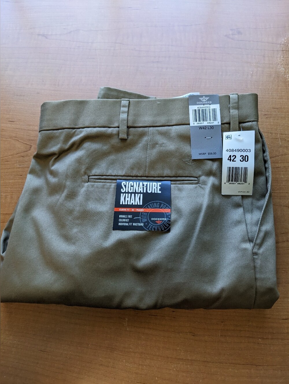 NWT Dockers Signature Khaki